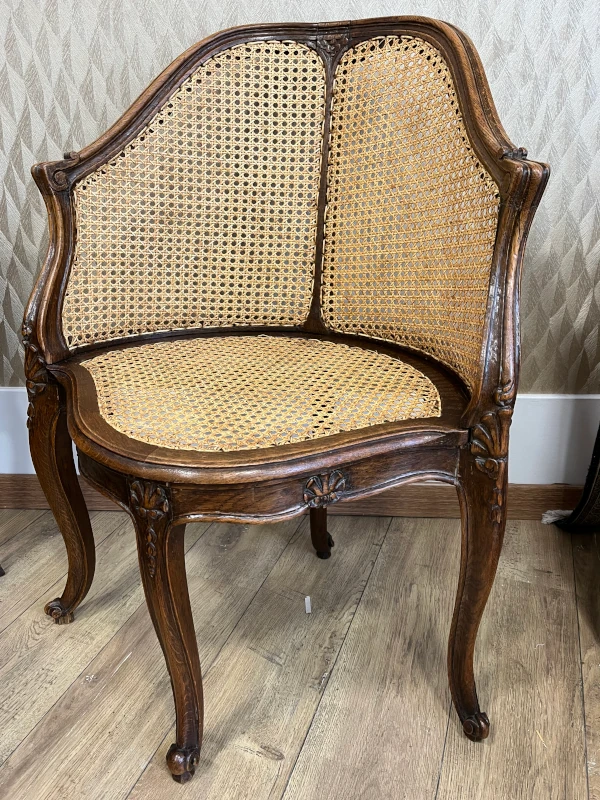 Fauteuil canné en bois restauré